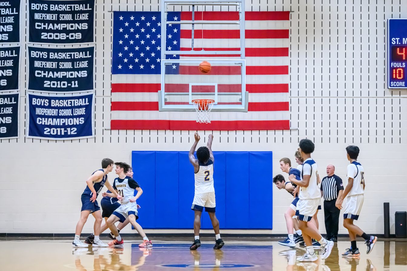 basketball game free throw.