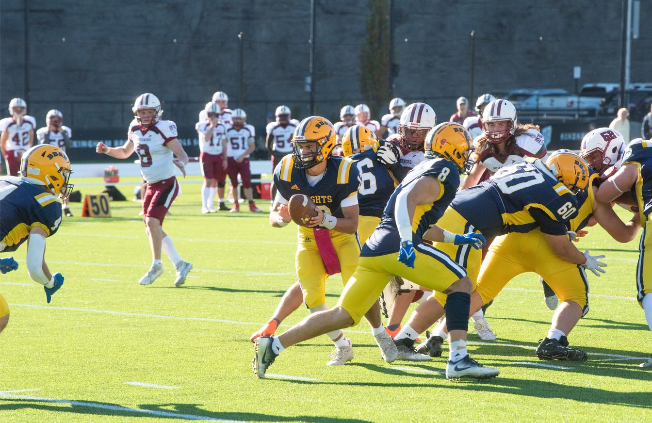 football team in game.